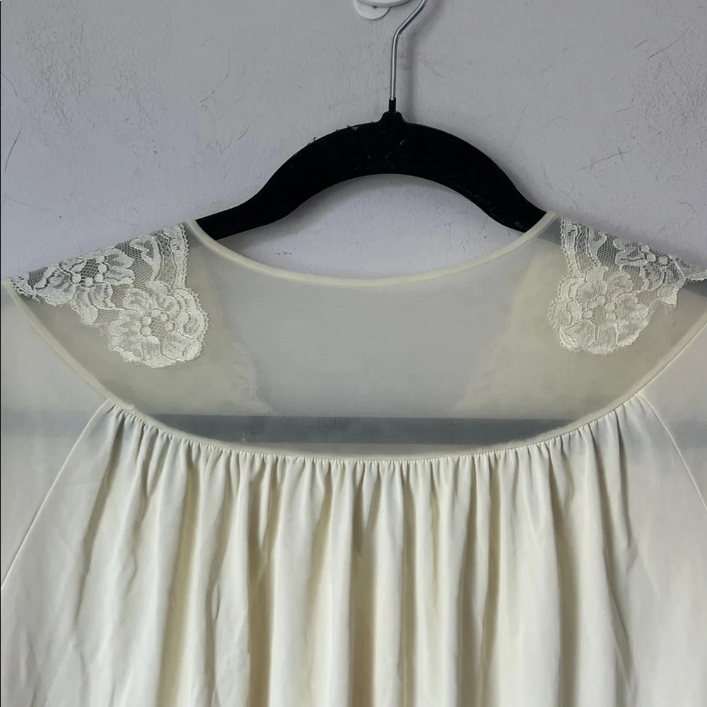 Vintage Shadowline Lace Trim Nightgown Medium Yellow Button Front Cottagecore ♠️